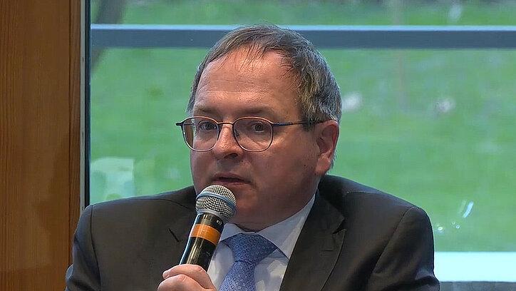 Dr. Andreas Stadler
